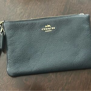 Coach navy wristlet! Needs a new home! 🏡